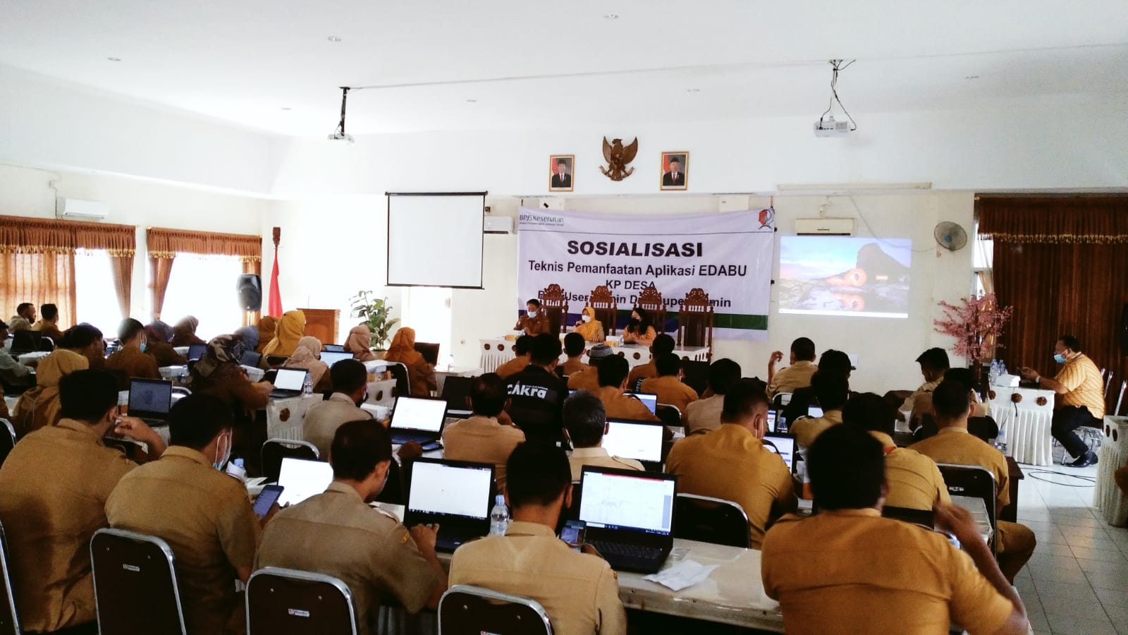 Dinas PMD Bojonegoro Bersama BPJS Kesehatan Sosialisasikan Aplikasi EDABU Bagi Operator Desa