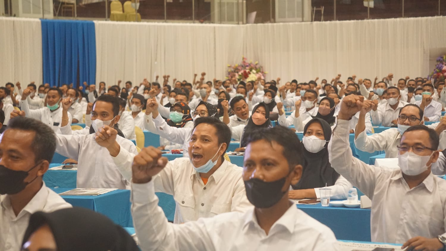 Guncangkan Gedung Graha UNESA, 619 Mahasiswa Program RPL Desa Bojonegoro Ikuti Kuliah Umum Perdana