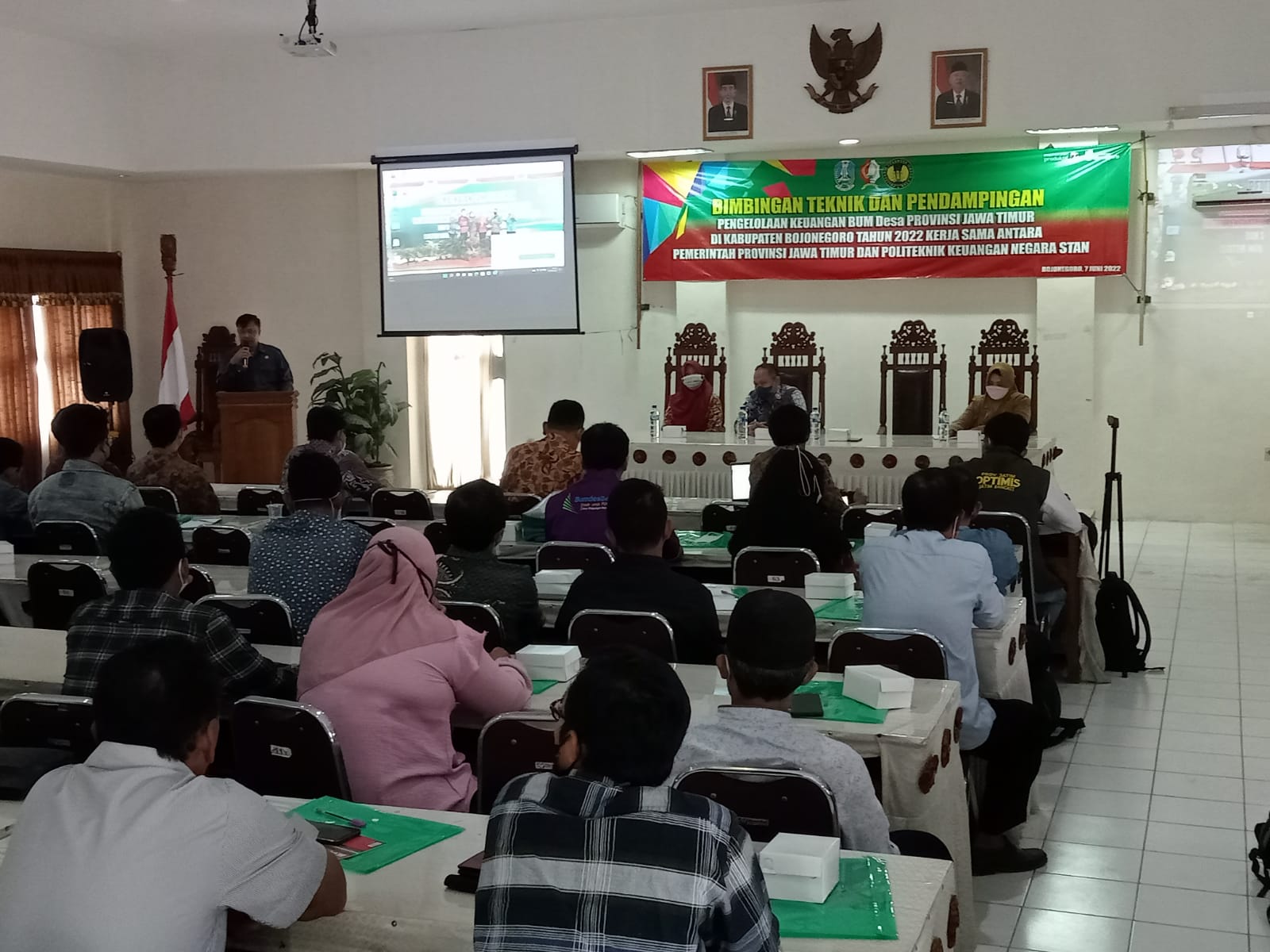 Sinergi dengan Pemprov Jatim dan PKN STAN, Pemkab Bojonegoro Fasilitasi Bimtek Keuangan BUM Desa