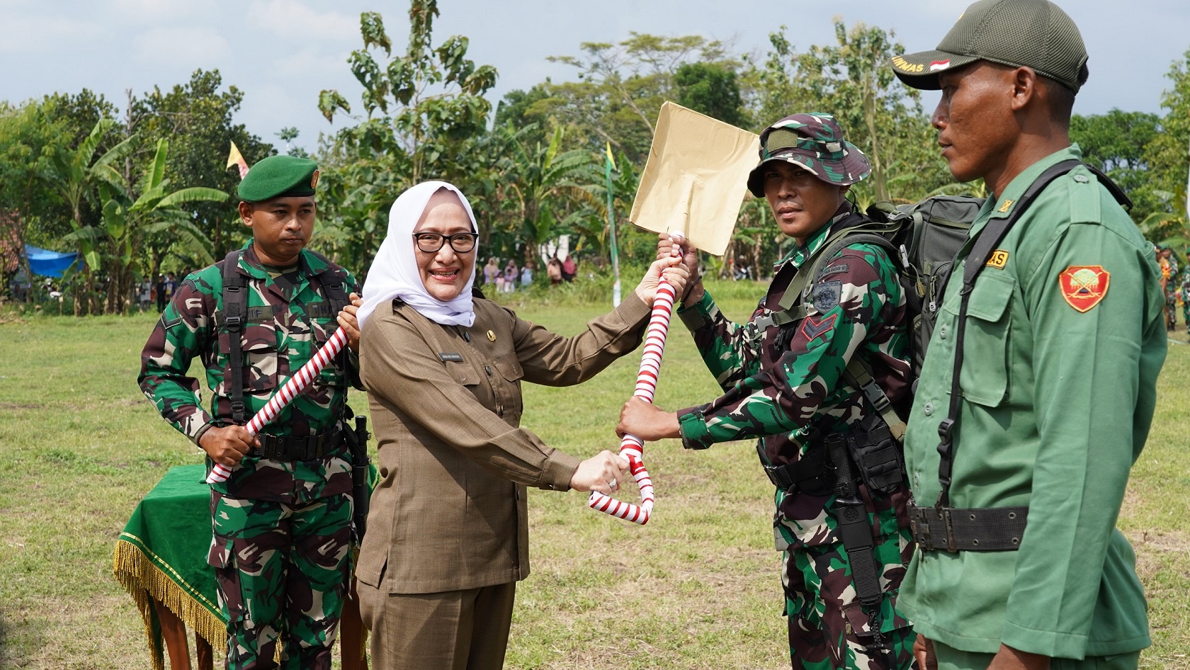 TMMD Ke-115 di Bojonegoro Resmi Dibuka, Bupati Anna Ajak Masyarakat Gotong Royong Membangun Desa