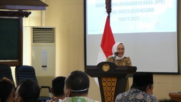 Bupati Bojonegoro Minta BPD Sukseskan Program Beasiswa RPL Desa, Terutama Jenjang S2
