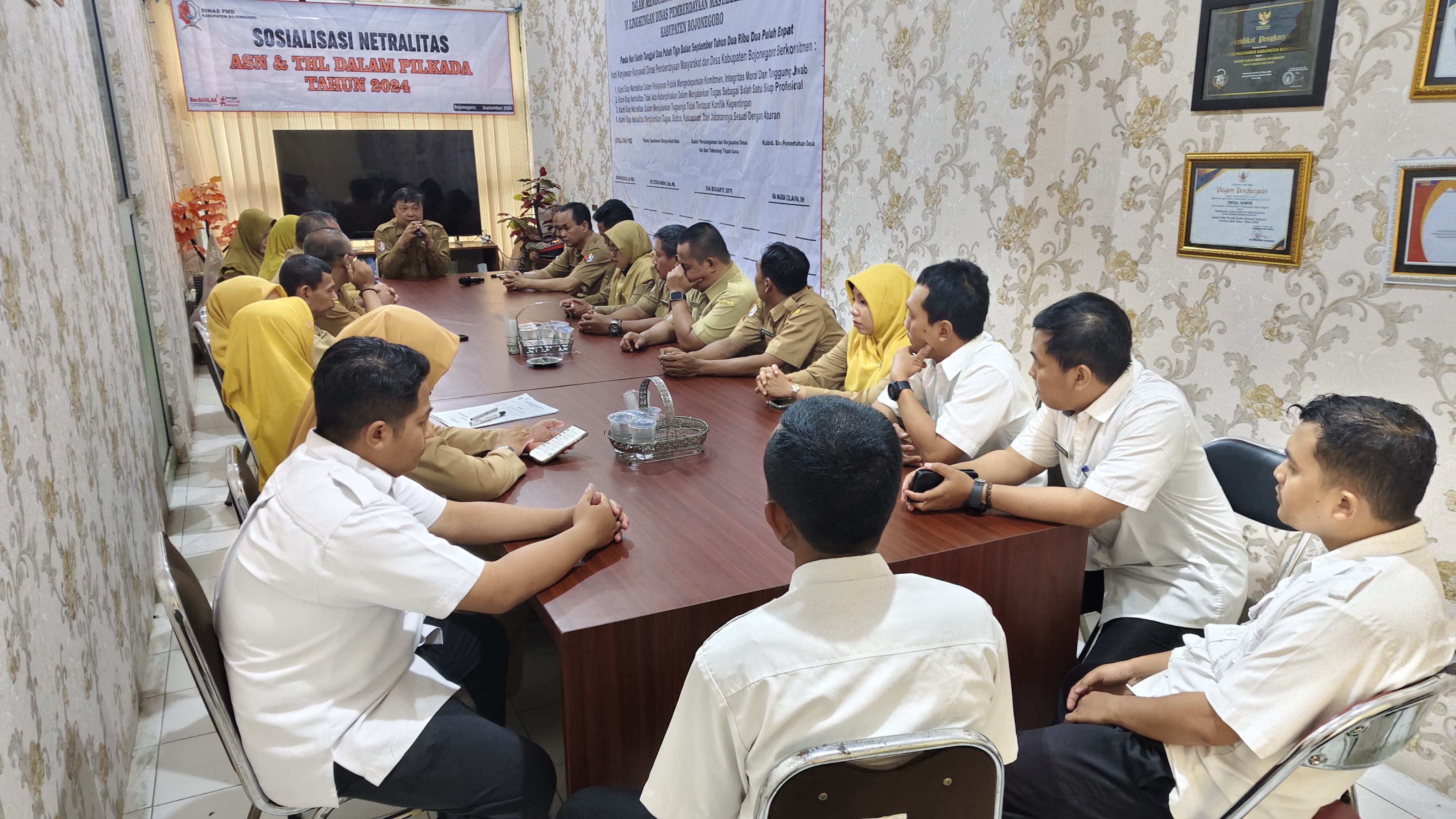 Sosialisasi dan Ikrar Komitmen Netralitas ASN & Non ASN Dinas PMD pada Pilkada 2024