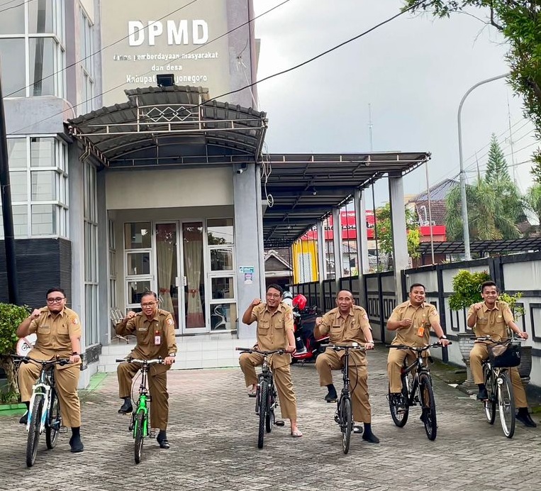 Gowes Sehat dan Hemat: Transformasi Budaya Kerja Baru di Lingkungan DPMD Bojonegoro